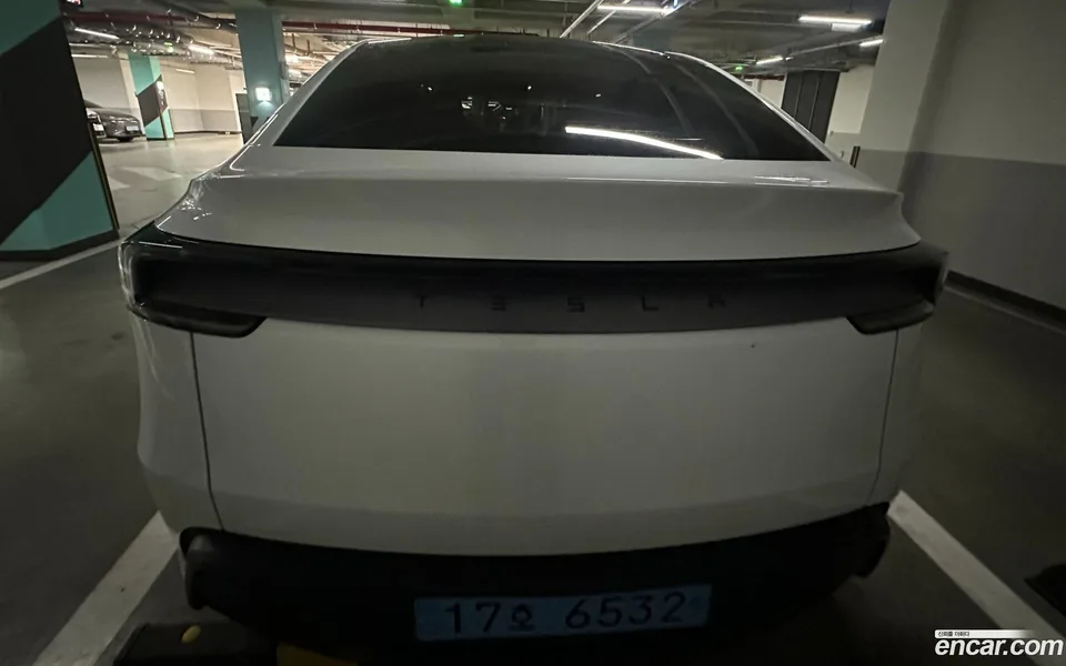 Tesla Model Y RWD 2025 — миниатюра 5