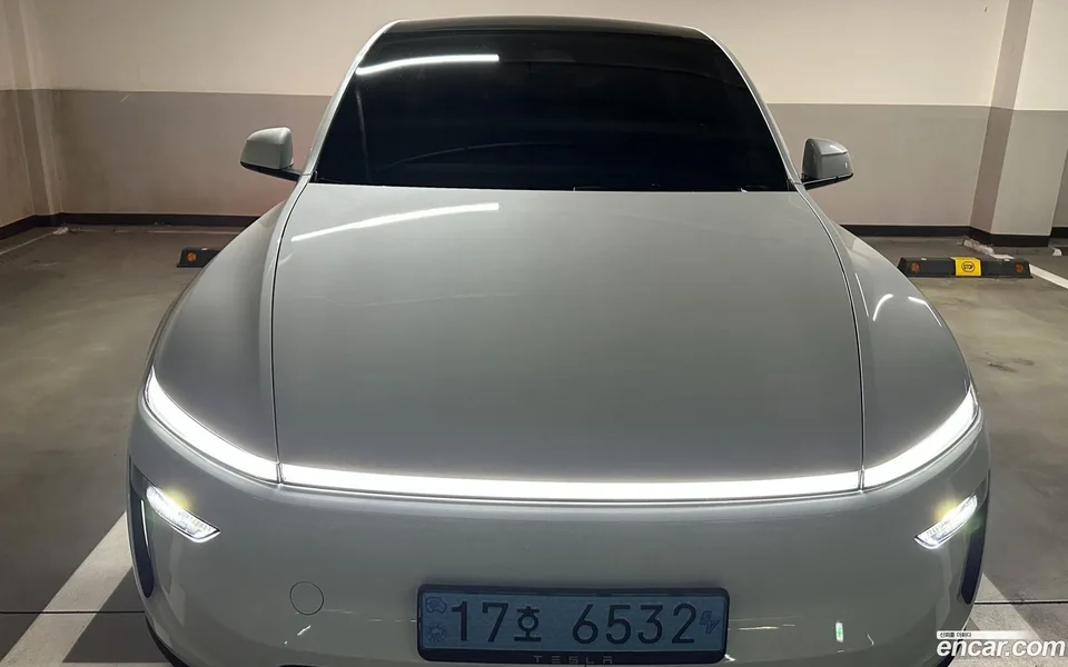 Tesla Model Y RWD 2025 — фото 1, купить с доставкой в Москву