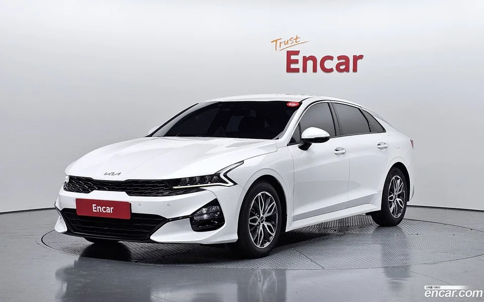 Kia K5 2.0 2023 — фото 1, купить с доставкой в Москву