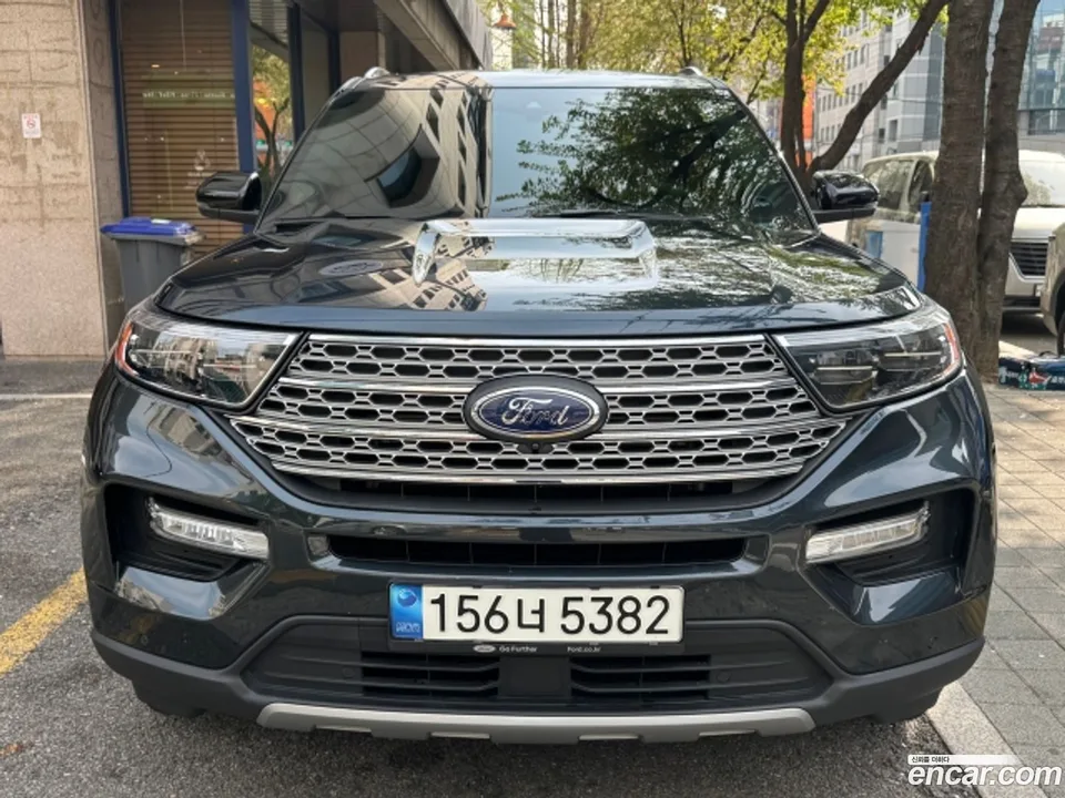 Ford Explorer 2.3 4WD 2022 — фото 1, купить с доставкой в Москву