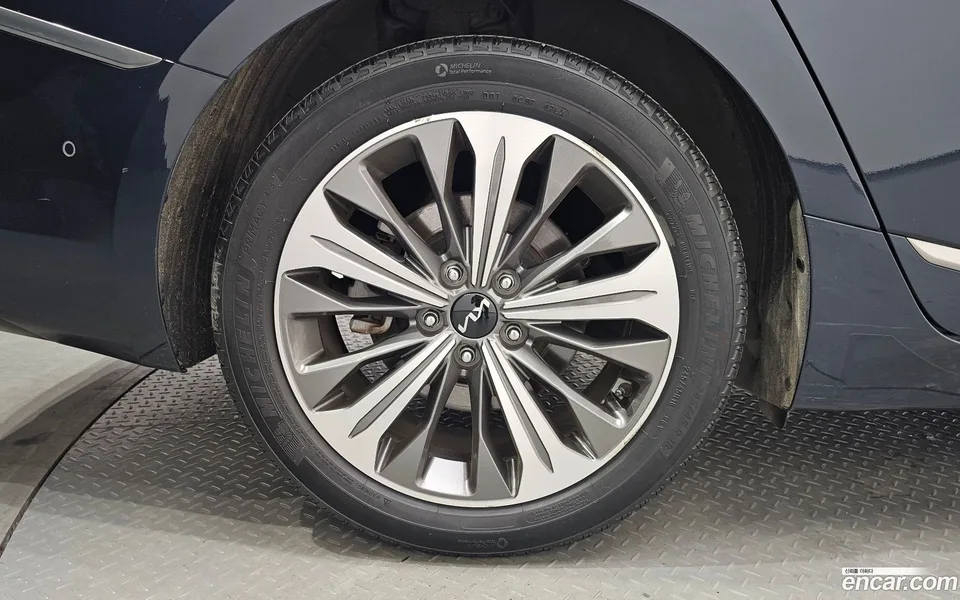 Kia K8 Hybrid 2022 — миниатюра 2