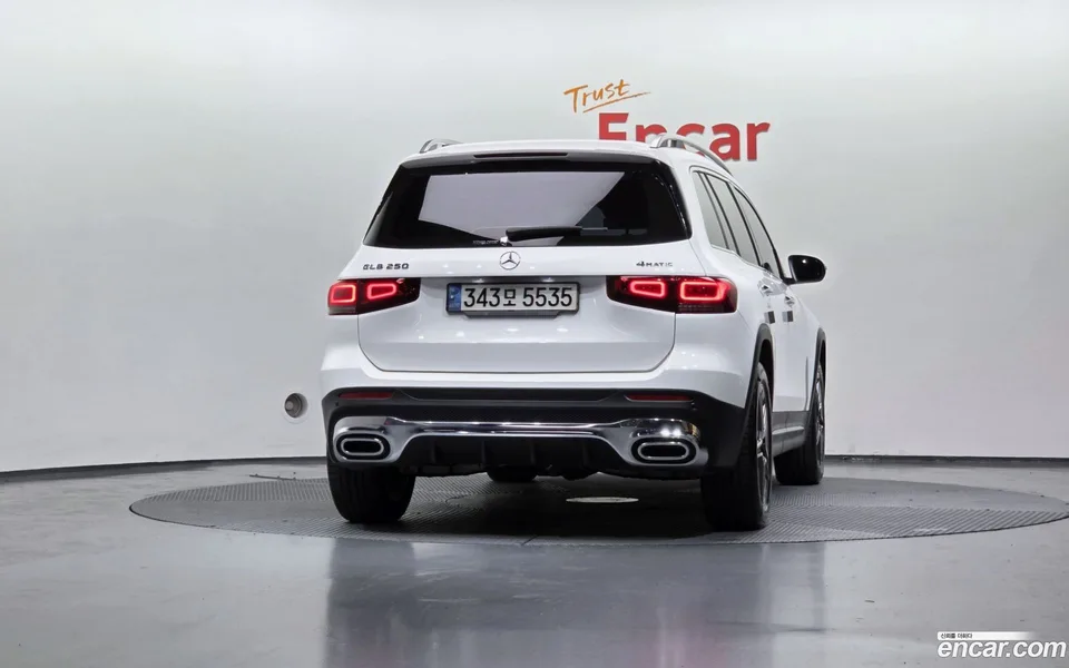 Mercedes-Benz GLB-Class GLB250 4MATIC 2022 — миниатюра 4