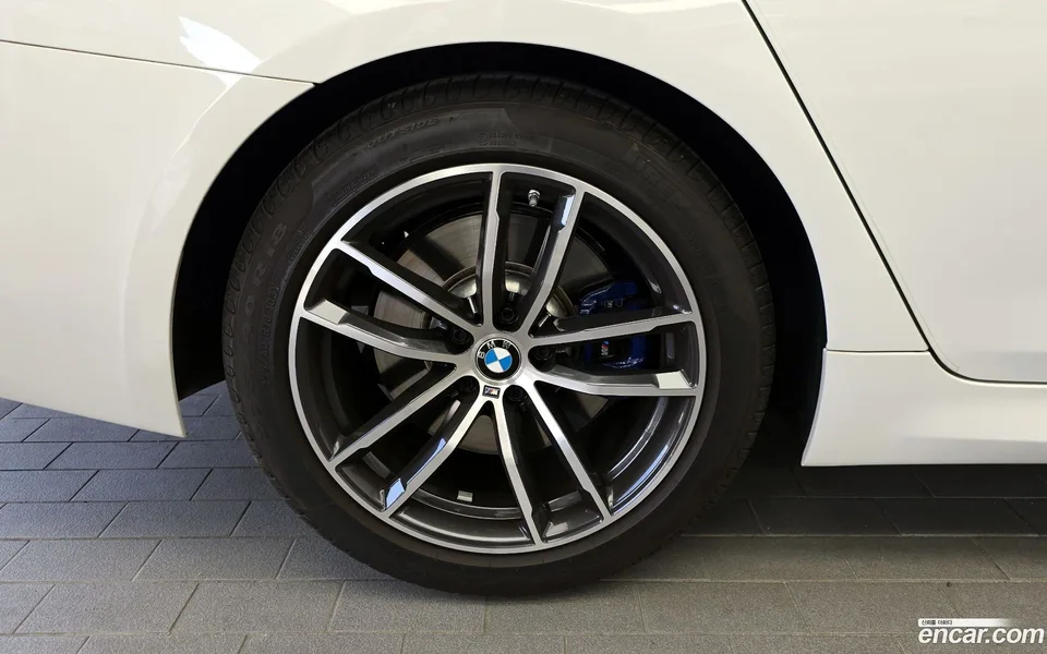 BMW 5 Series 520i M 2023 — миниатюра 2