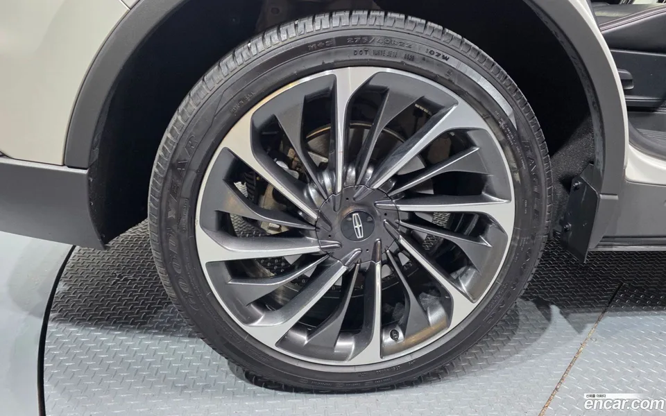 Lincoln Aviator 3.0 AWD 2023 — миниатюра 5