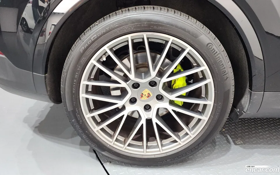 Porsche Cayenne 3.0 E- 2023 — миниатюра 2