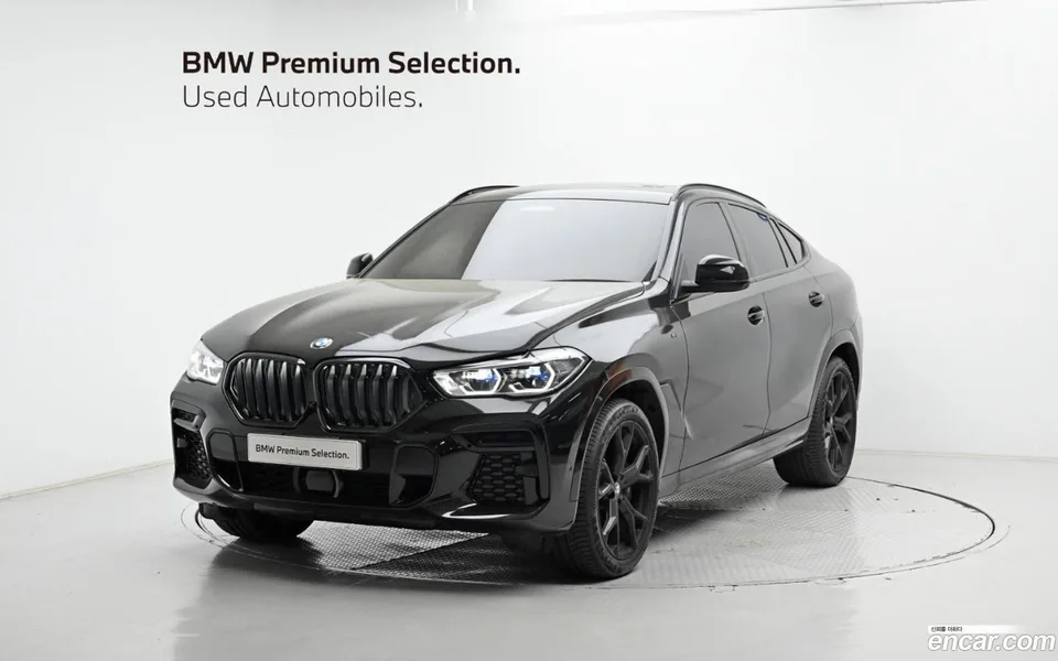 BMW X6 xDrive40i M 2022 — фото 1, купить с доставкой в Москву