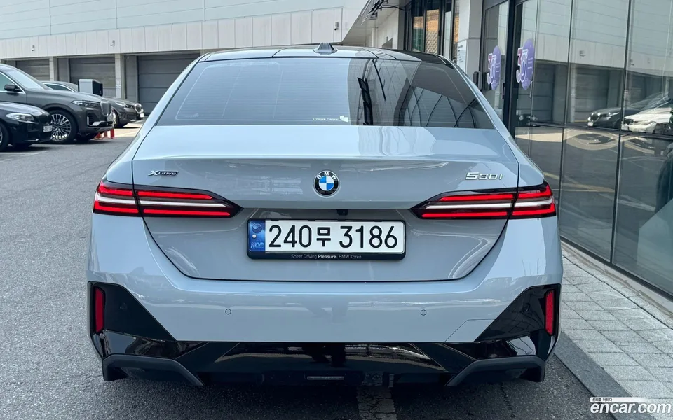BMW 5 Series 530i xDrive M 2024 — миниатюра 4