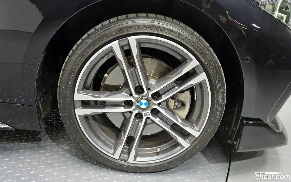 BMW 1 Series 120i M 2022 — миниатюра 2