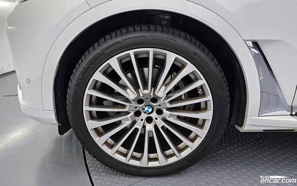 BMW X7 xDrive 40d 7 2022 — миниатюра 2
