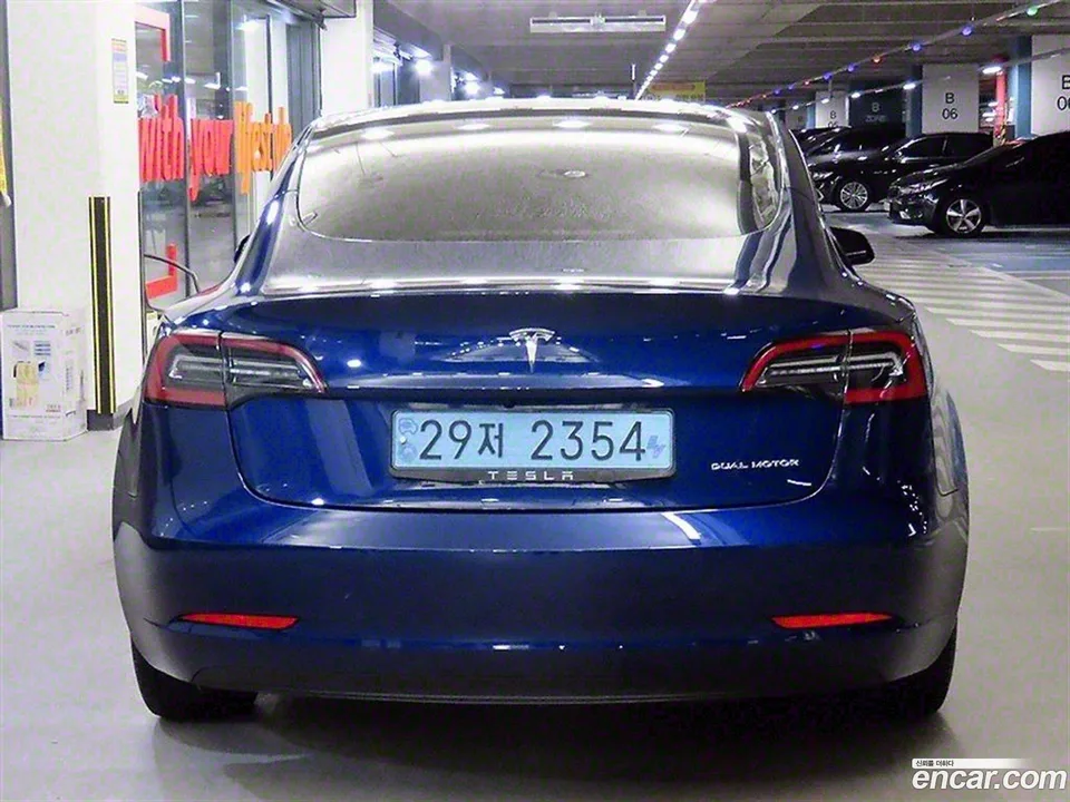 Tesla Model 3 AWD 2022 — миниатюра 2