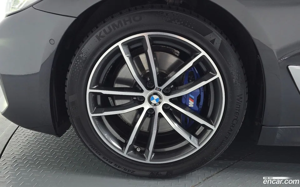 BMW 5 Series 520i M 2023 — миниатюра 2