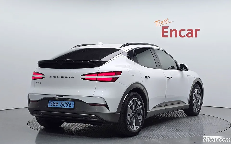 Genesis GV60 2023 — миниатюра 2
