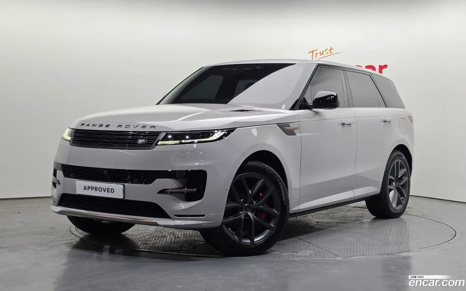 Land Rover Range Rover Sport P550E HSE 2025 — фото 1, купить с доставкой в Москву