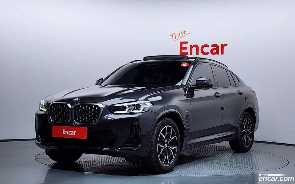 BMW X4 xDrive20i M 2022 — фото 1, купить с доставкой в Москву