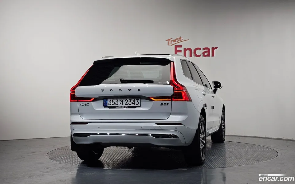 Volvo XC60 B5 2024 — миниатюра 4