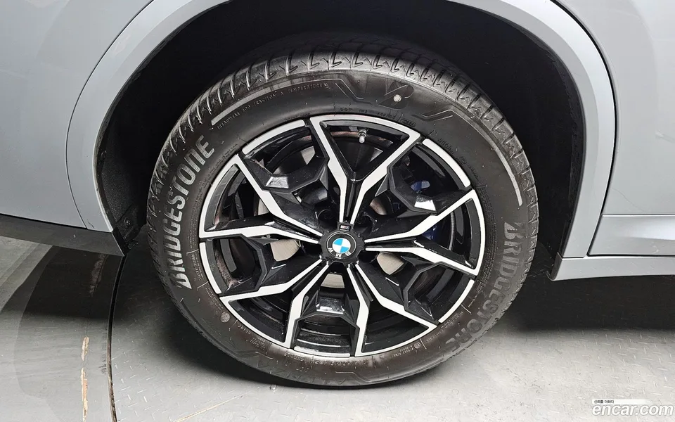 BMW X4 xDrive20i M 2024 — миниатюра 2