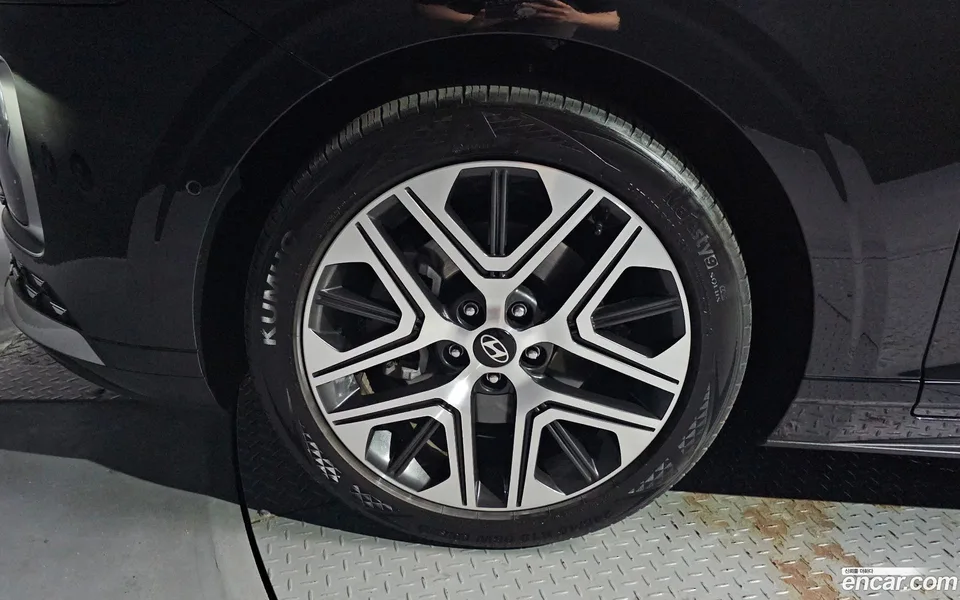 Hyundai Grandeur 2.5 2WD 2023 — миниатюра 2