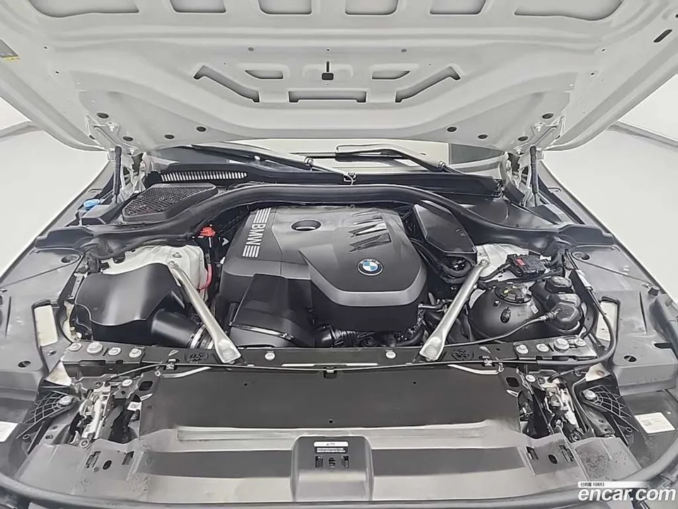 BMW 5 Series 530i xDrive M 2025 — миниатюра 2