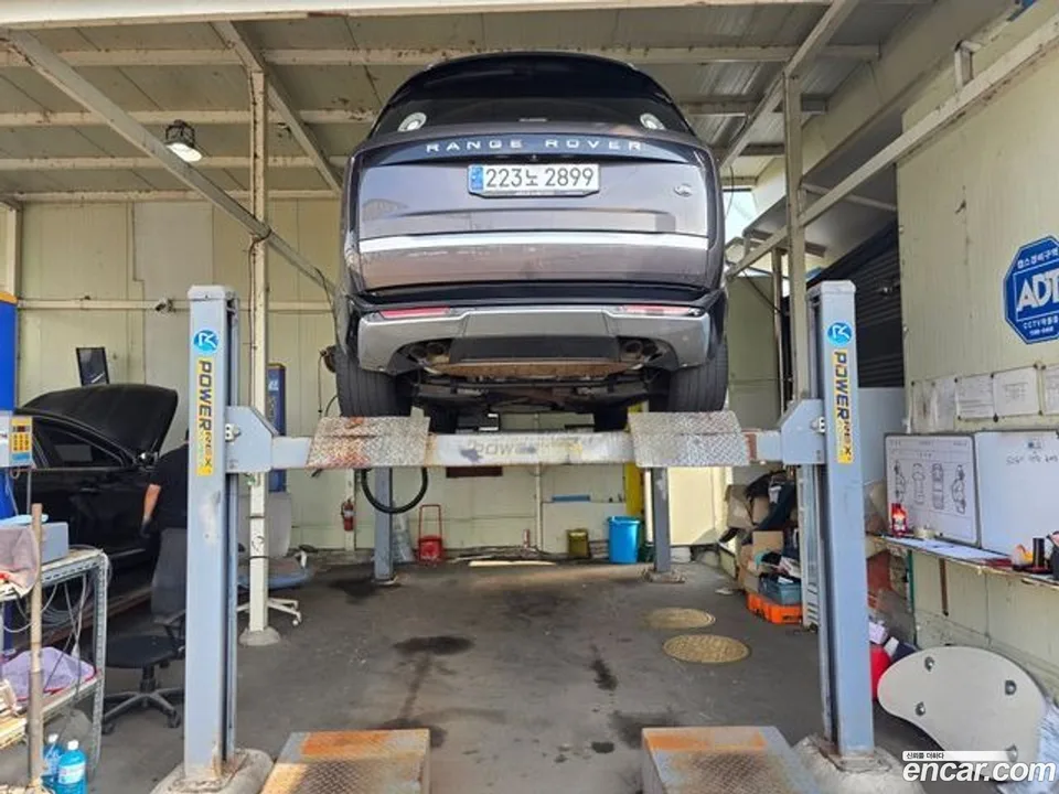 Land Rover Range Rover P530 AB LWB 2023 — миниатюра 2