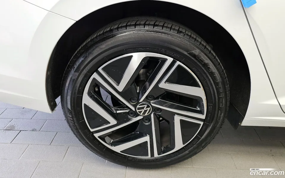 Volkswagen Jetta 1.5 TSI 2023 — миниатюра 2