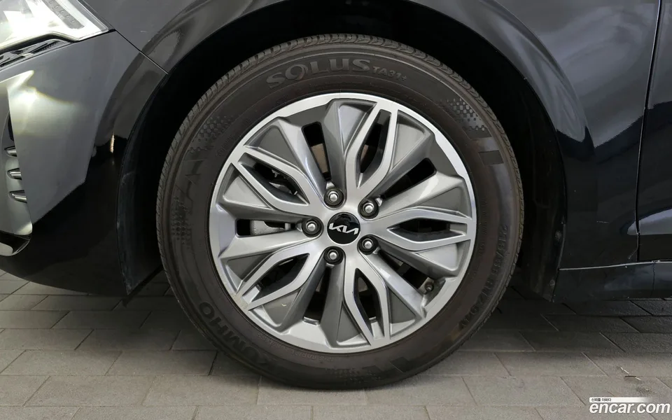Kia K5 Hybrid 2023 — миниатюра 2