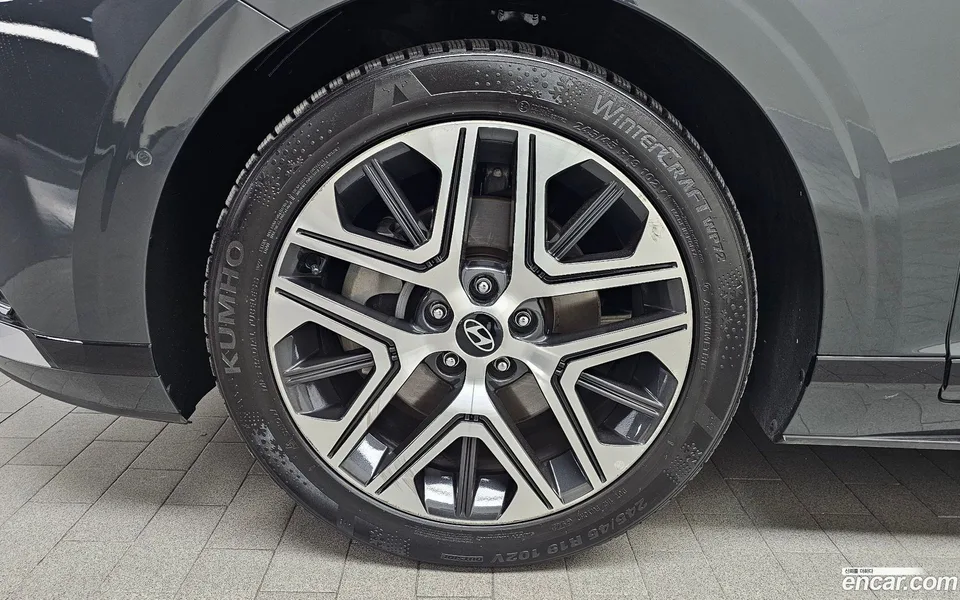Hyundai Grandeur 2.5 2WD 2023 — миниатюра 2