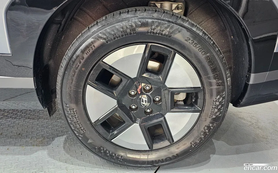 Hyundai SantaFe HEV 1.6 2WD 2023 — миниатюра 2