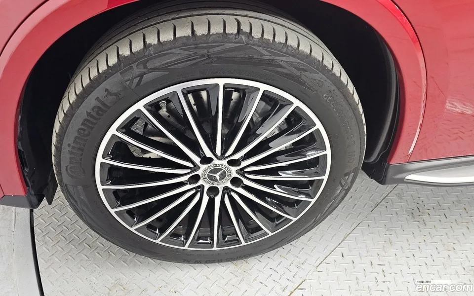 Mercedes-Benz GLC-Class GLC300 4MATIC AMG Line 2025 — миниатюра 2