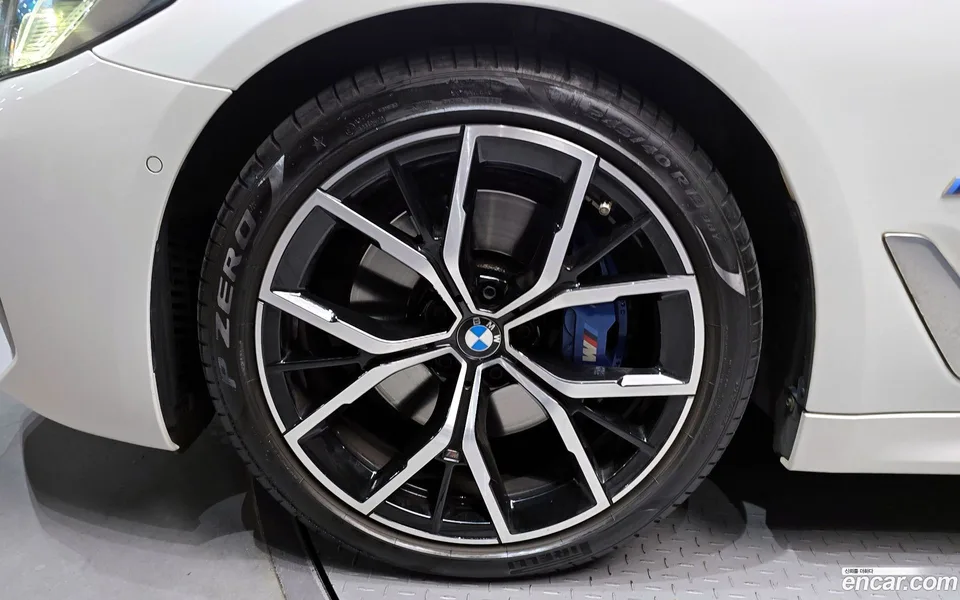 BMW 5 Series 530i xDrive M 2023 — миниатюра 5