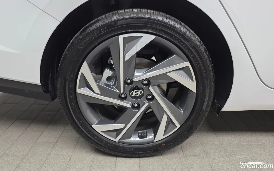 Hyundai Avante CN7 1.6 2024 — миниатюра 2
