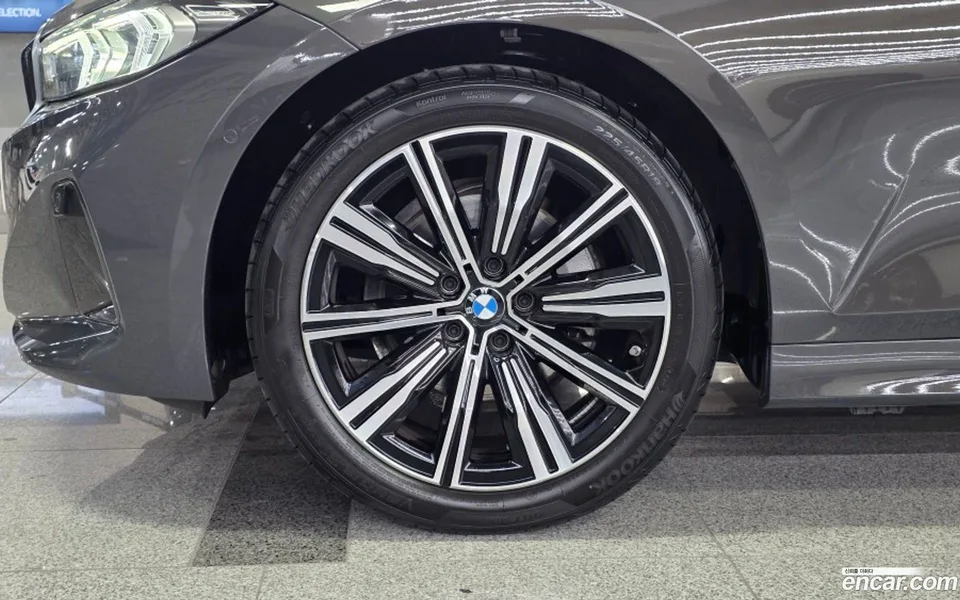 BMW 3 Series 320i 2025 — миниатюра 2