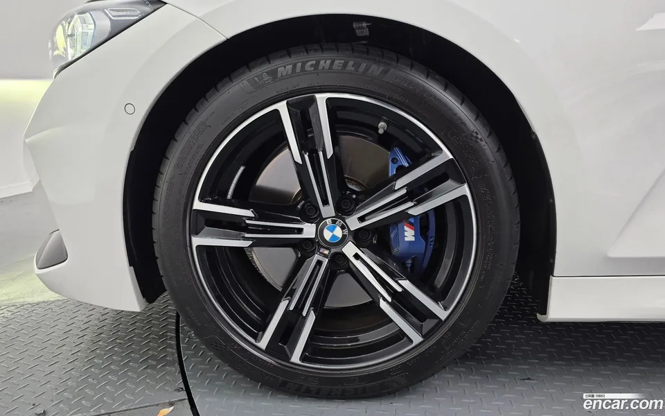 BMW 3 Series 320i M 2023 — миниатюра 5