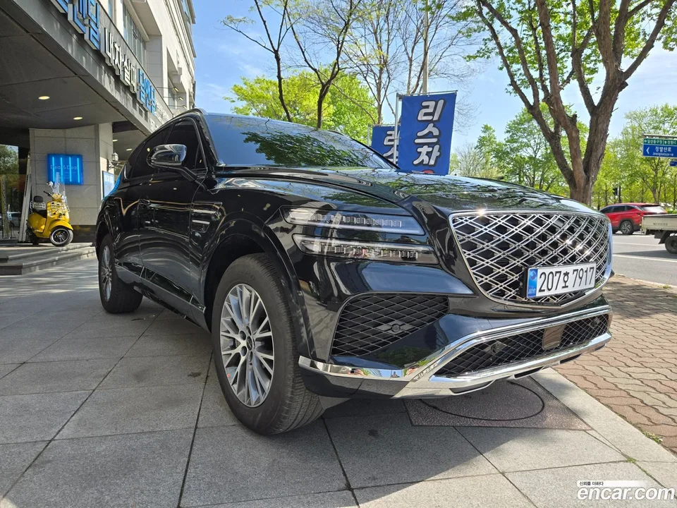 Genesis GV80 2.5T 2WD 2025 — фото 1, купить с доставкой в Москву