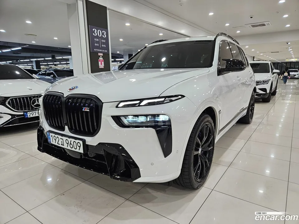BMW X7 M60i xDrive M 6 2024 — фото 1, купить с доставкой в Москву