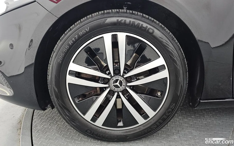 Mercedes-Benz A-Class A220 2022 — миниатюра 5