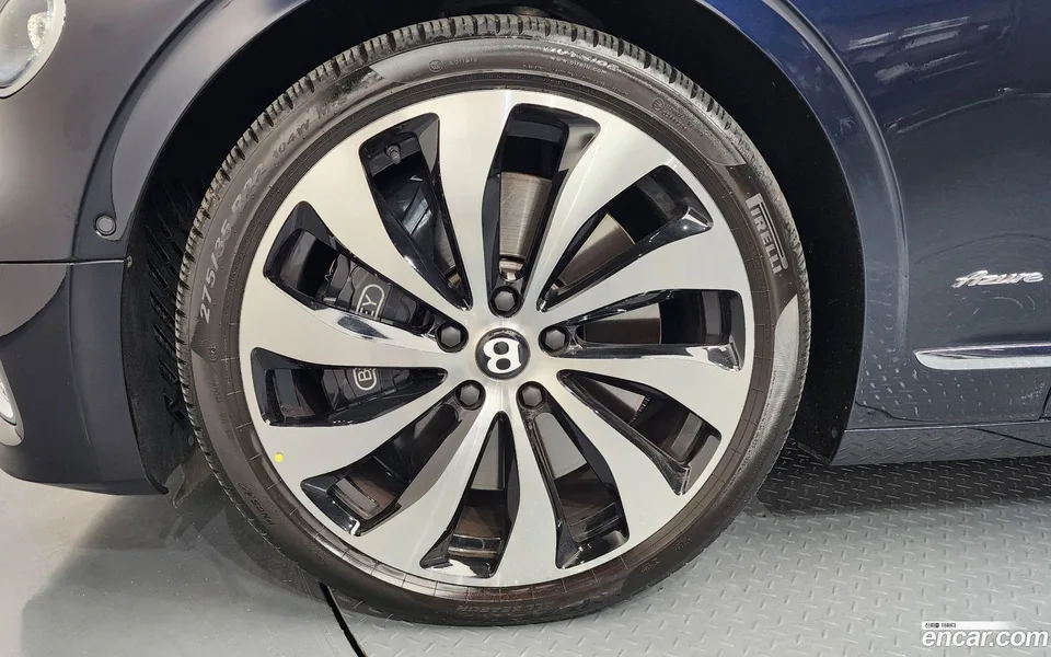 Bentley Flying Spur 4.0 2023 — миниатюра 2