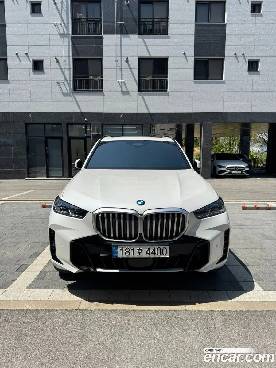 BMW X5 xDrive 40i M 2025 — фото 1, купить с доставкой в Москву