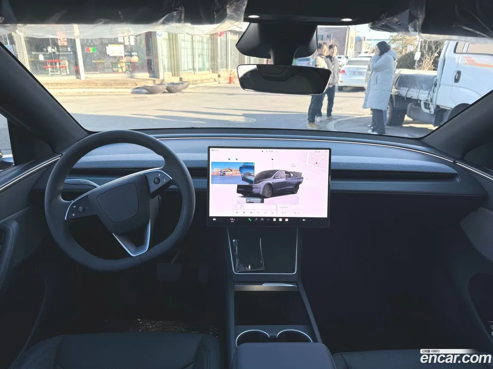 Tesla Model Y RWD 2026 — миниатюра 4