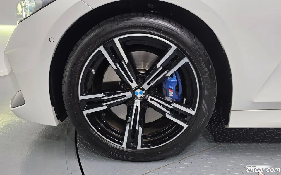 BMW 3 Series 320i M 2023 — миниатюра 5