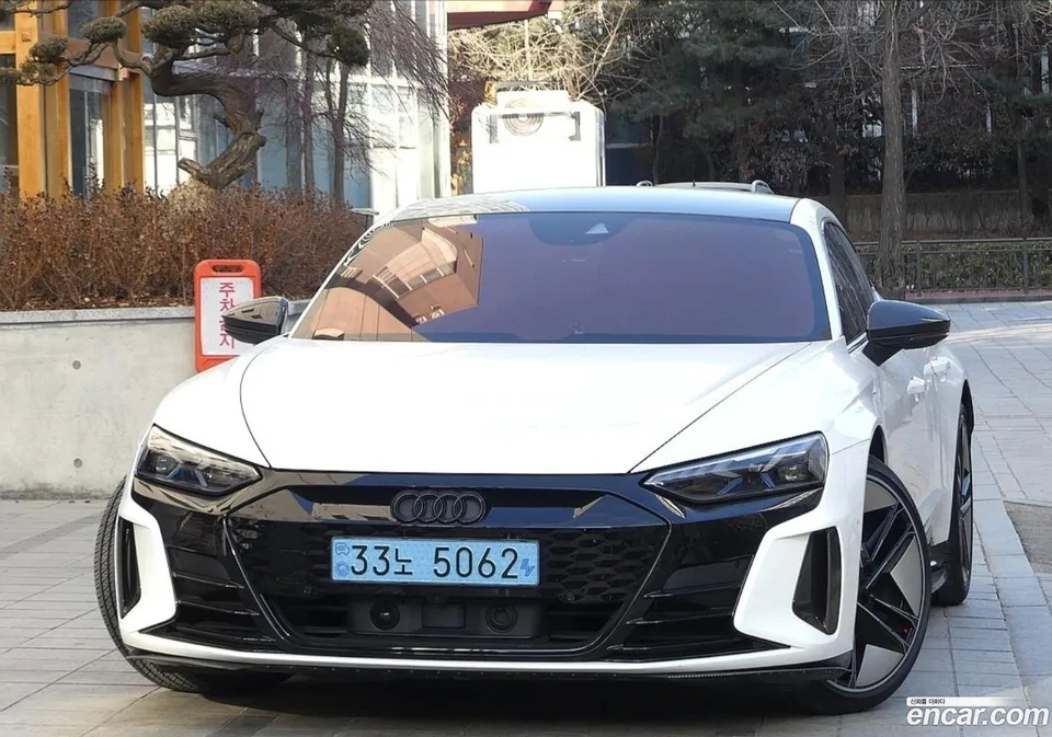 Audi RS e-tron GT GT RS 2022 — фото 1, купить с доставкой в Москву