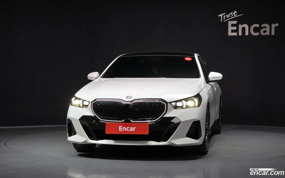 BMW 5 Series 520i 2024 — миниатюра 3