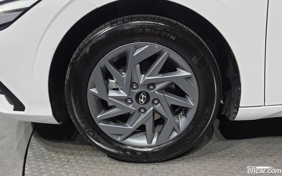 Hyundai Avante CN7 Hybrid 2025 — миниатюра 5
