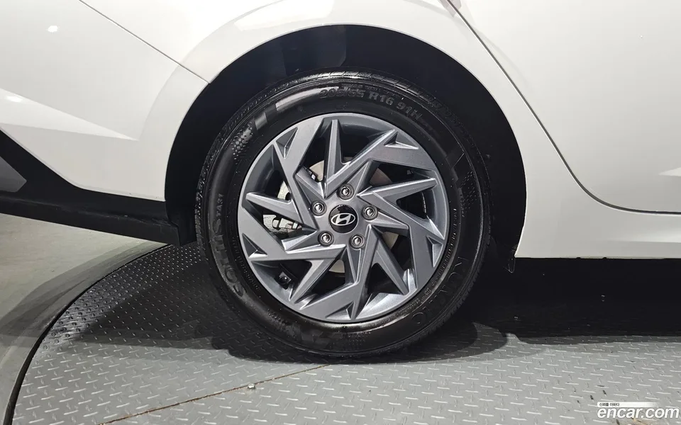 Hyundai Avante CN7 1.6 2024 — миниатюра 2