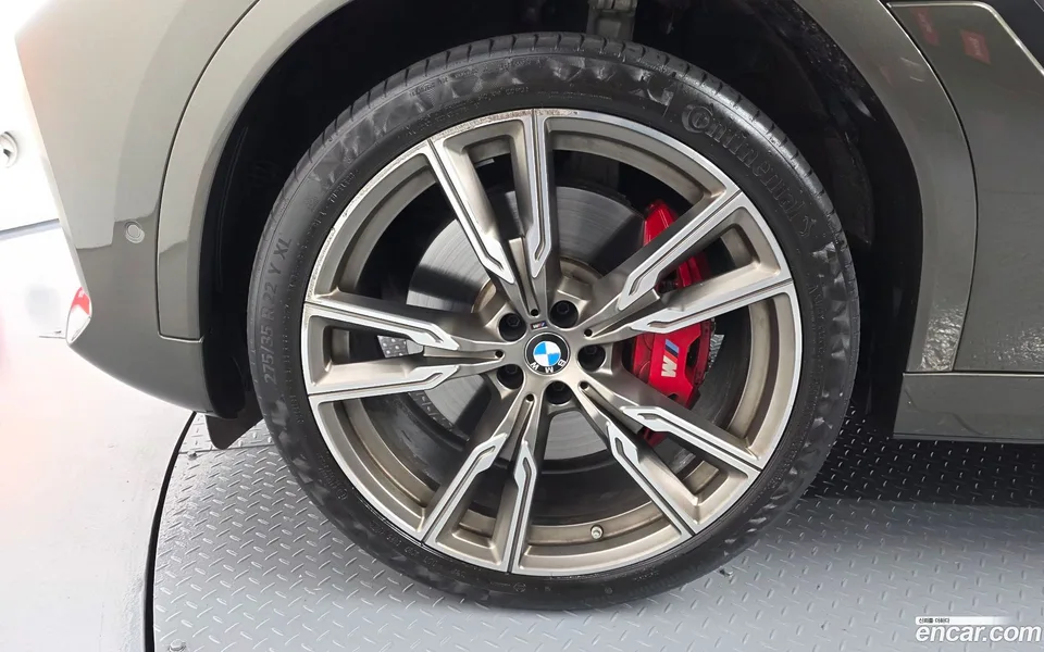 BMW X6 M50i 2022 — миниатюра 2