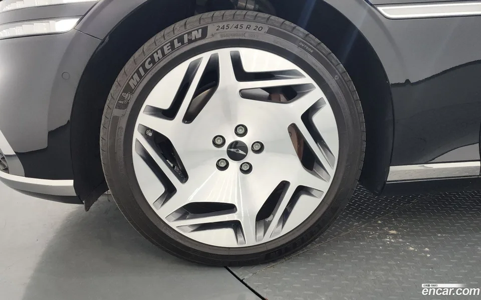 Genesis G90 3.5 e-S/C AWD LWB 2023 — миниатюра 5