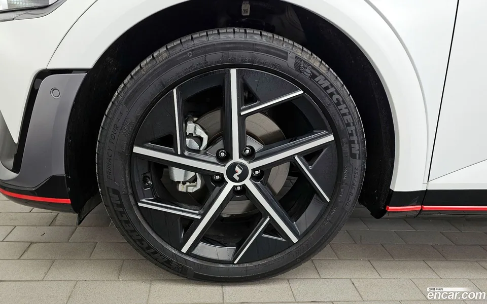 Hyundai Ioniq 5 AWD 2025 — миниатюра 2