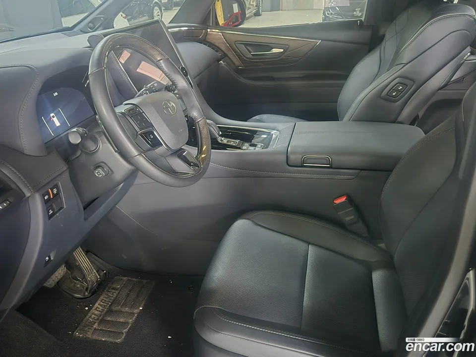Toyota Alphard 2.5 HEV AWD 2024 — миниатюра 2