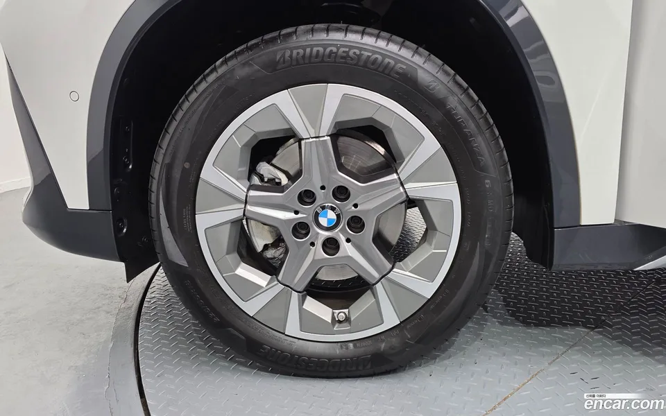 BMW X1 xDrive 20i xLine 2024 — миниатюра 5