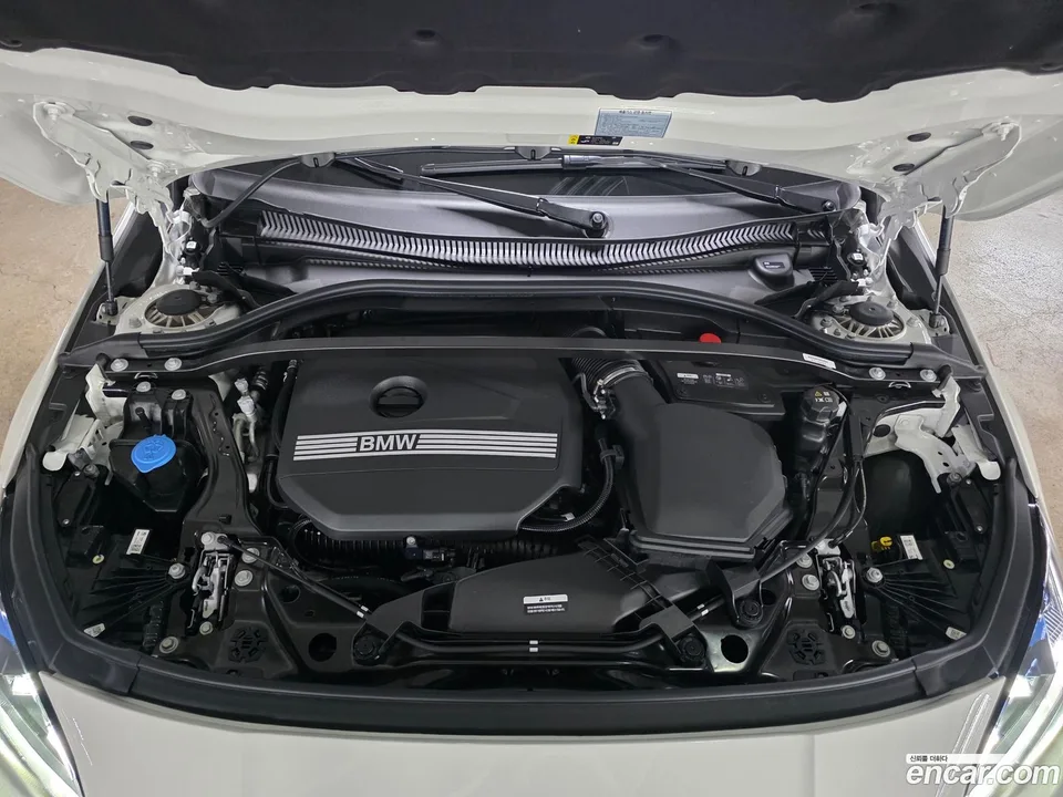 BMW 1 Series 120 M 2025 — миниатюра 5