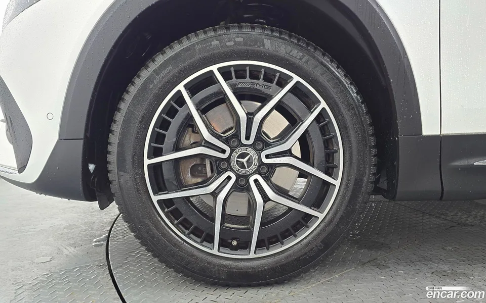 Mercedes-Benz EQB EQB300 4MATIC AMG 2023 — миниатюра 2